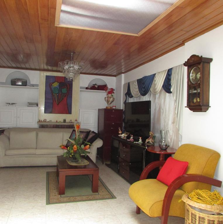 Penzion Casa De Huespedes Shalom Victoria Bogotá Exteriér fotografie